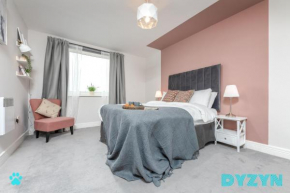The Suite Life - DYZYN Living - Pet Friendly - Gym, Pool & Parking - B2B Stays